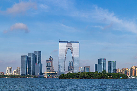 汽车后饰条