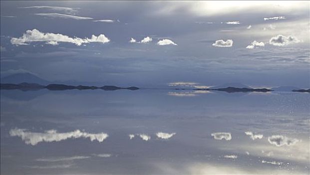 反射,云,日落,盐湖,乌尤尼,玻利维亚