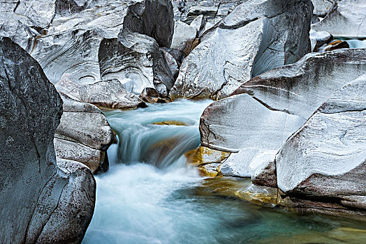 河,岩石,风景,韦尔扎斯卡谷,提契诺河,阿尔卑斯山,瑞士,欧洲