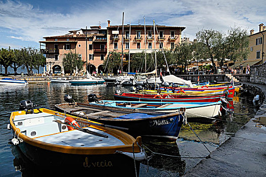 渔船,港口,加尔达湖,维罗纳,省,威尼托,意大利北部,意大利,欧洲