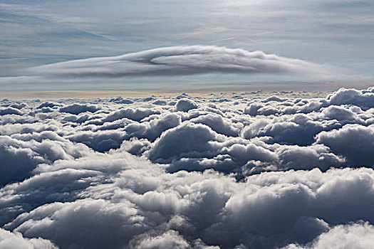 透镜状,云,积云,高处,上面,层次,北莱茵威斯特伐利亚,德国,欧洲