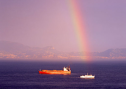 彩虹,货船