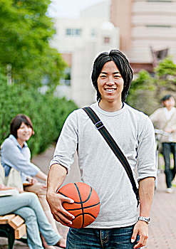 大学生,拿着,篮球,微笑,校园