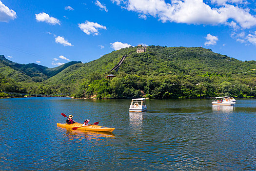 北京怀柔黄花城水长城,绿水青山风景如画