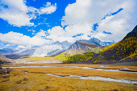 稻城亚丁秋色,秋季风光,高原雪山摄影,四川,甘孜州,秋天风景,自然风光摄影,仙乃日,央迈勇,夏诺多吉,三大神山,2020年