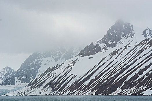 挪威,斯瓦尔巴特群岛,雪山,高耸,上方,峡湾