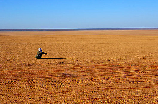 坐,一个,孤单,撒哈拉沙漠,利比亚,非洲