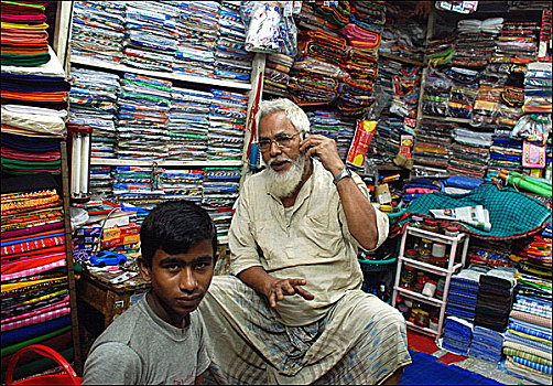 老人,衣服,交易,交谈,上方,手机,店,市场,城市,孟加拉,八月,2008年