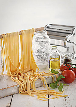 自制,意大利面,西红柿,橄榄油,调味品,面条机