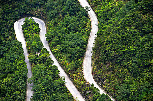 张家界盘山路