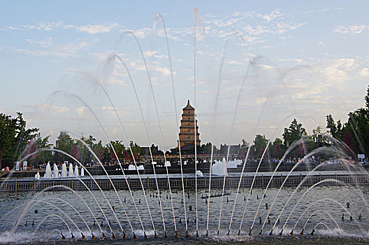 陕西省西安大雁塔喷泉