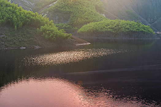 东江庭院