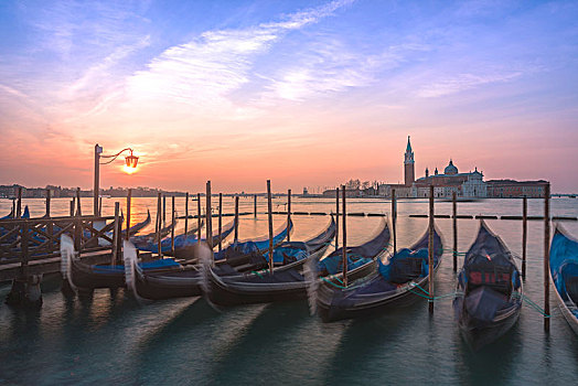 小船,捆绑,木质,杆,大运河,背景,寺院,圣乔治奥,马焦雷湖,威尼斯,威尼托,意大利
