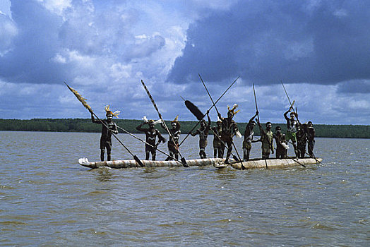 西部,新几内亚,伊里安查亚省,印度尼西亚,区域,部落男子,独木舟
