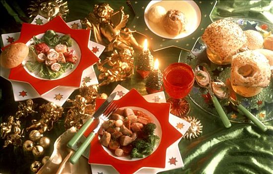 圣诞餐,三文鱼卷,蔬菜炖牛肉,甜点