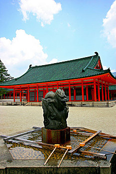 京都府,平安神宫,进入神宫之前,先在这里进行三净,净手,净眼,净心