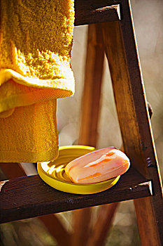 肥皂,黄色,器具,毛巾,木质,梯子