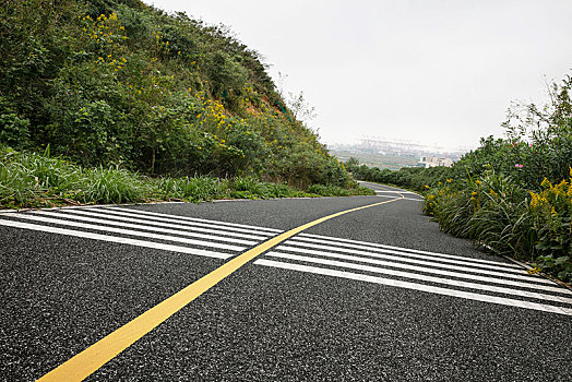 高山上的盘山公路