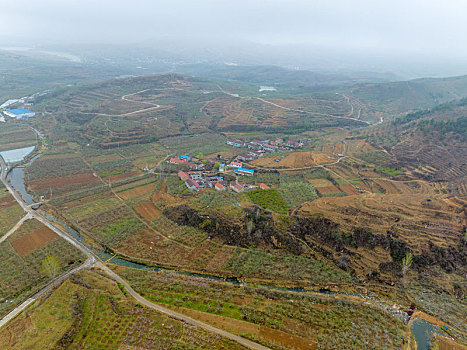 沂蒙山区的小山村