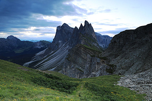 刀背山,盖斯勒山