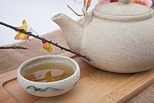 http://www.qunran.cn/html/3c4199955.html