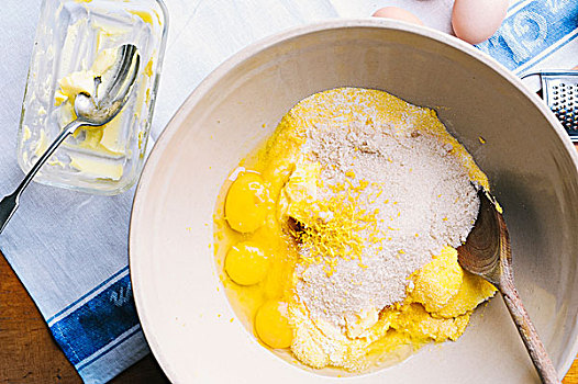 蛋,面粉,搅拌碗