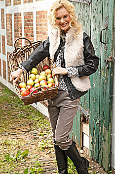 美女,穿,秋天,衣服,拿着,篮子,苹果