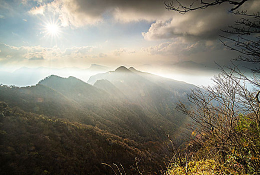 光雾山香炉峰风光