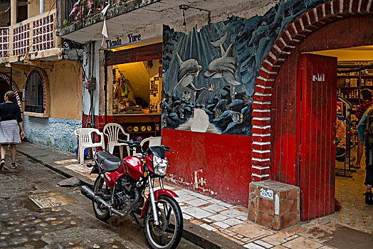 摩托车,停放,正面,商店,街上,墨西哥