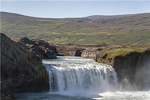 神灵瀑布,冰岛
