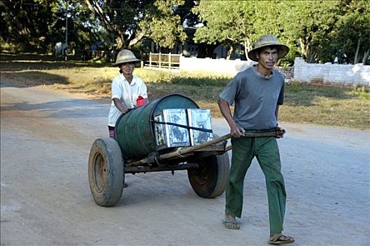 男人,女人,拿,饮用水,手推车,宾德雅,掸邦,缅甸