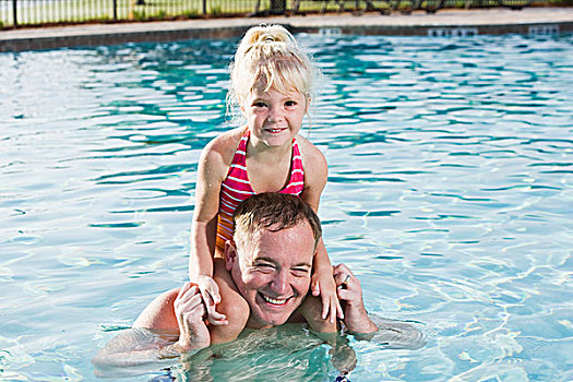爸爸,小女孩,玩,游泳池