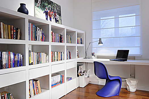 紫色,复古,塑料制品,壳,椅子,书桌,仰视,窗户,百叶窗,白色,书架,抽屉,一个