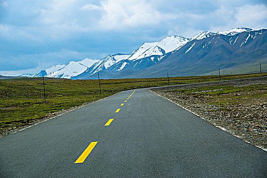 雪山草原公路