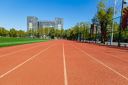 高校操场跑道