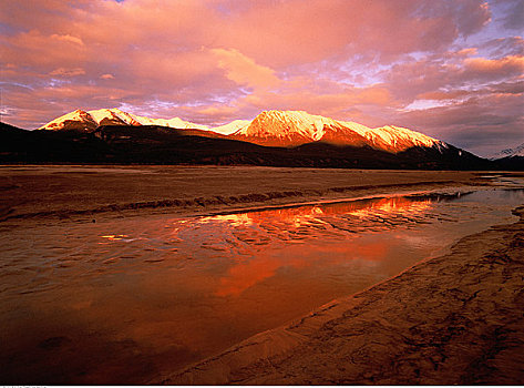 山峦,日落,北方,萨斯喀彻温,河,靠近,班芙国家公园,艾伯塔省