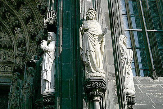 德国科隆教堂上的雕刻