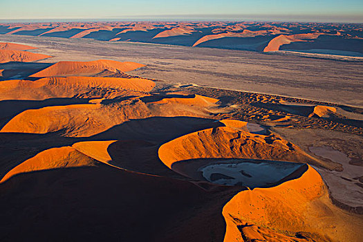 红色,沙丘,河谷,靠近,索苏维来地区,纳米比诺克陆夫国家公园,纳米布沙漠,纳米比亚
