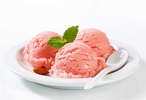 草莓冰糕