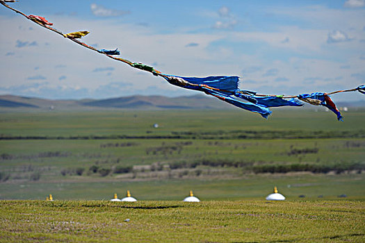 经幡,蓝天白云,蒙古包,prayerflagsininnermongolia