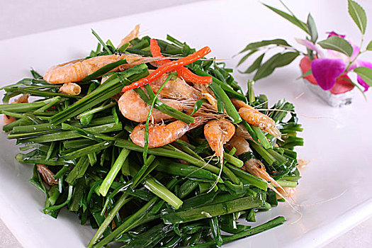 韭菜炒河虾白米虾
