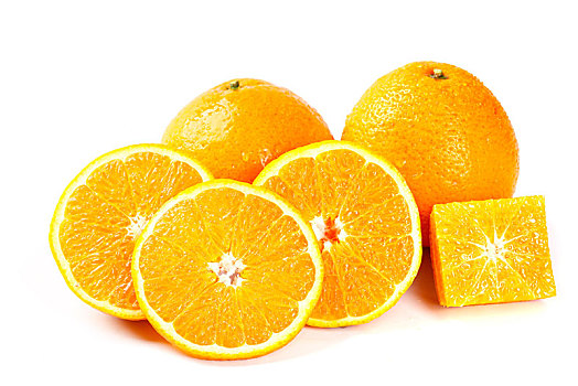 白底上放着新鲜橙子