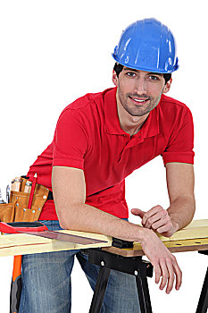 建筑工人,倚靠,工作台