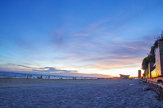 沙,沙粒,沙滩,海滩,沙子,岸,海岸,岸边,海边,沿岸,海滨,日落,日出,傍晚,晚霞,光芒,蓝色,冷暖,辽阔,广阔,蓝天,旅行,休闲,旅游