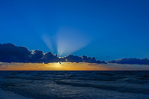 日落,云,带,上方,波罗的海,达斯,梅克伦堡前波莫瑞州,德国,欧洲