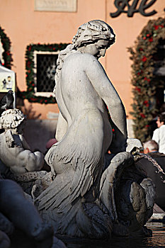 纳沃纳广场喷泉雕塑