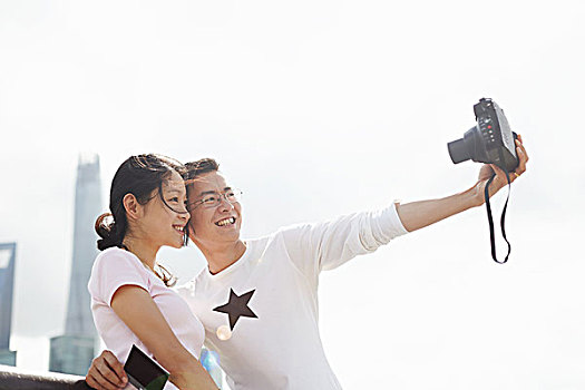 游客,情侣,一次成像照相机,外滩,上海,中国