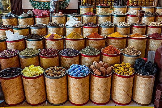 阿联酋迪拜迪拜香料市场上的香料摊