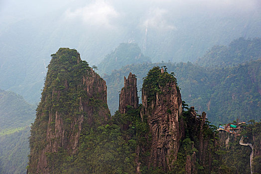 人间仙境,天南第一峰,湖南郴州市宜章县蟒山五指峰