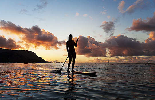 夏威夷,考艾岛,女人,站立,涉水,海洋,美女,日落